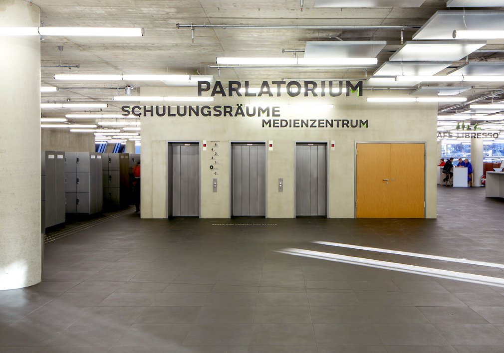 Leitsystem, Signaletik der Unibibliothek Freiburg.